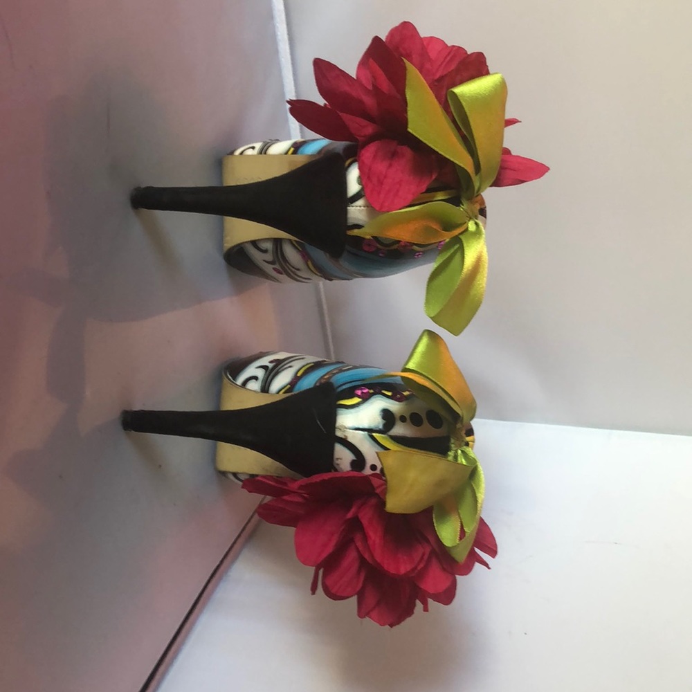 Designer Shoes - Picture 2 of 5